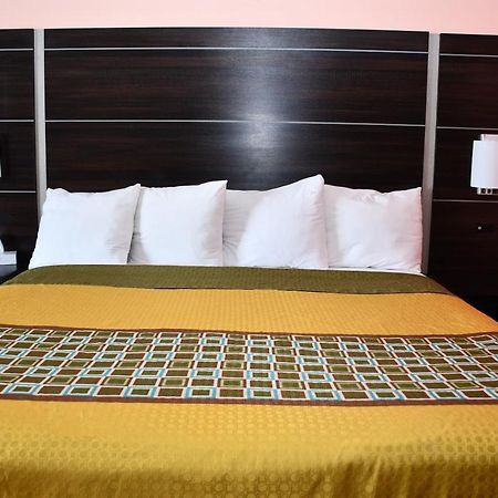 Regency Inn & Suites Faribault ภายนอก รูปภาพ