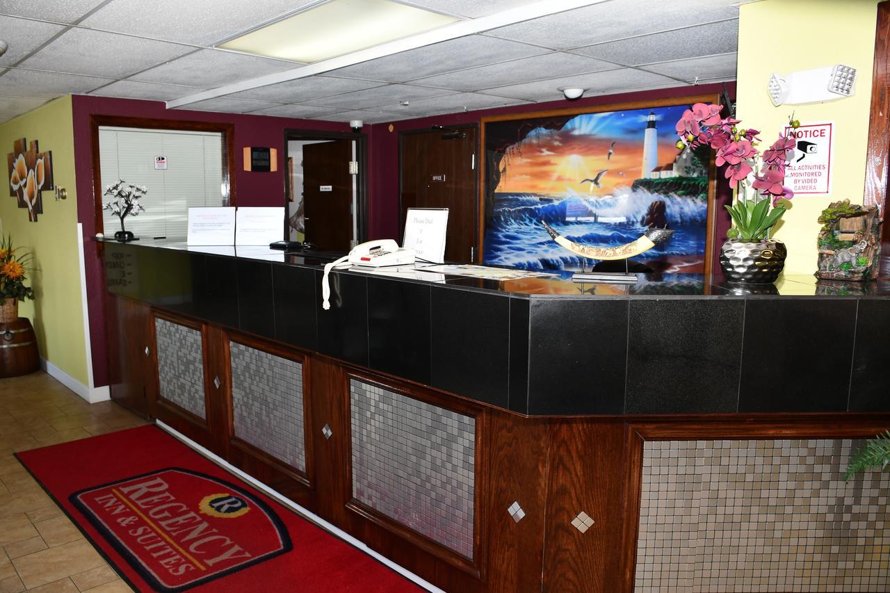 Regency Inn & Suites Faribault ภายนอก รูปภาพ
