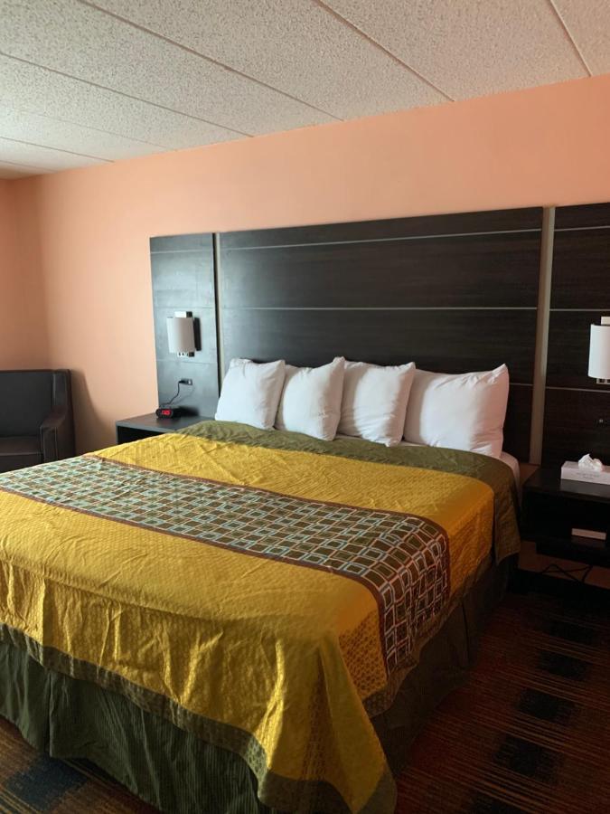 Regency Inn & Suites Faribault ภายนอก รูปภาพ