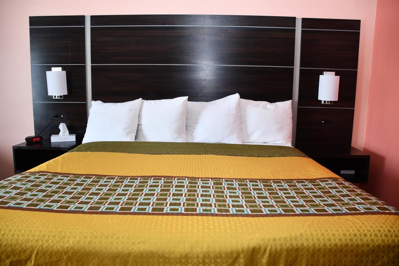 Regency Inn & Suites Faribault ภายนอก รูปภาพ
