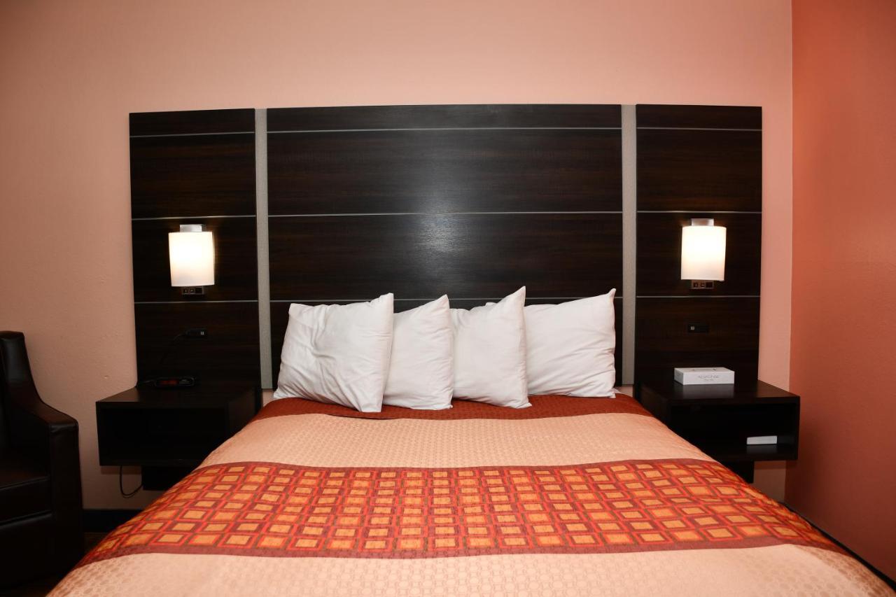 Regency Inn & Suites Faribault ภายนอก รูปภาพ