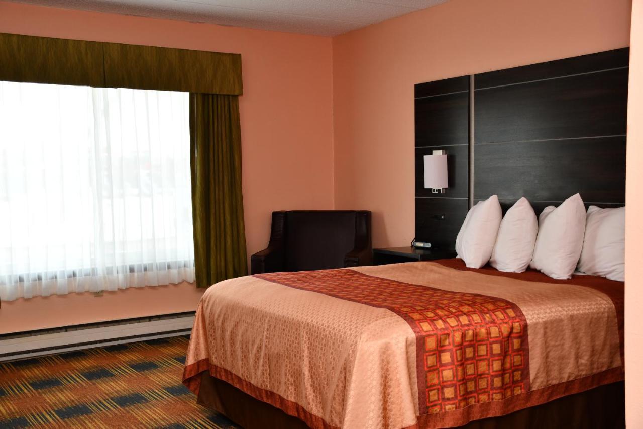 Regency Inn & Suites Faribault ภายนอก รูปภาพ
