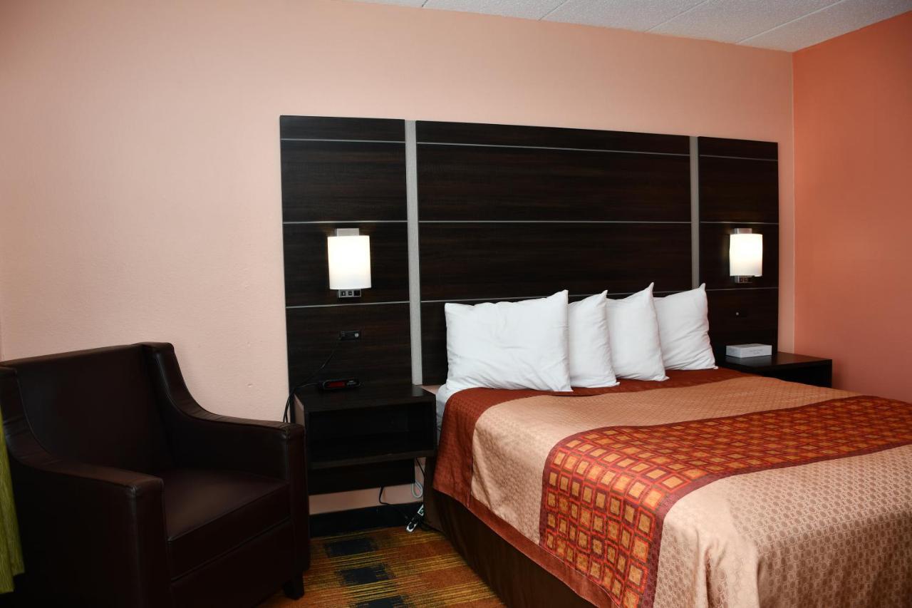 Regency Inn & Suites Faribault ภายนอก รูปภาพ